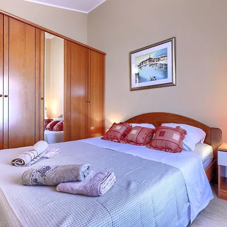 Lejlighed Maria By Interhome Pula