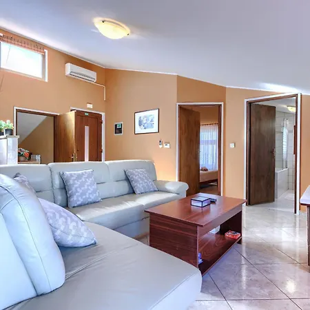 Maria By Interhome *