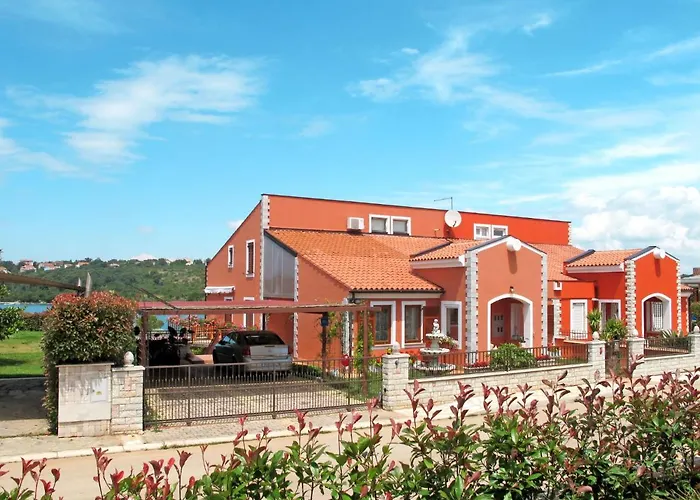 Appartamento Maria By Interhome Pola